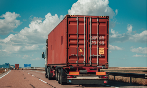 Ubezpieczenie dla firm transportowych przewożących towary niebezpieczne